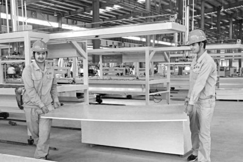 集體過生日 開展 民族團結一家親 活動 住上新宿舍 和田少數民族員工實現轉移就業 開啟新生活